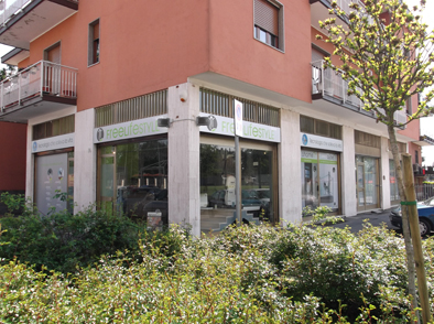 Nuovo e moderno showroom FreeLifeStyle a Pero (MI). Soluzioni per l'accessibilità e la mobilità delle persone